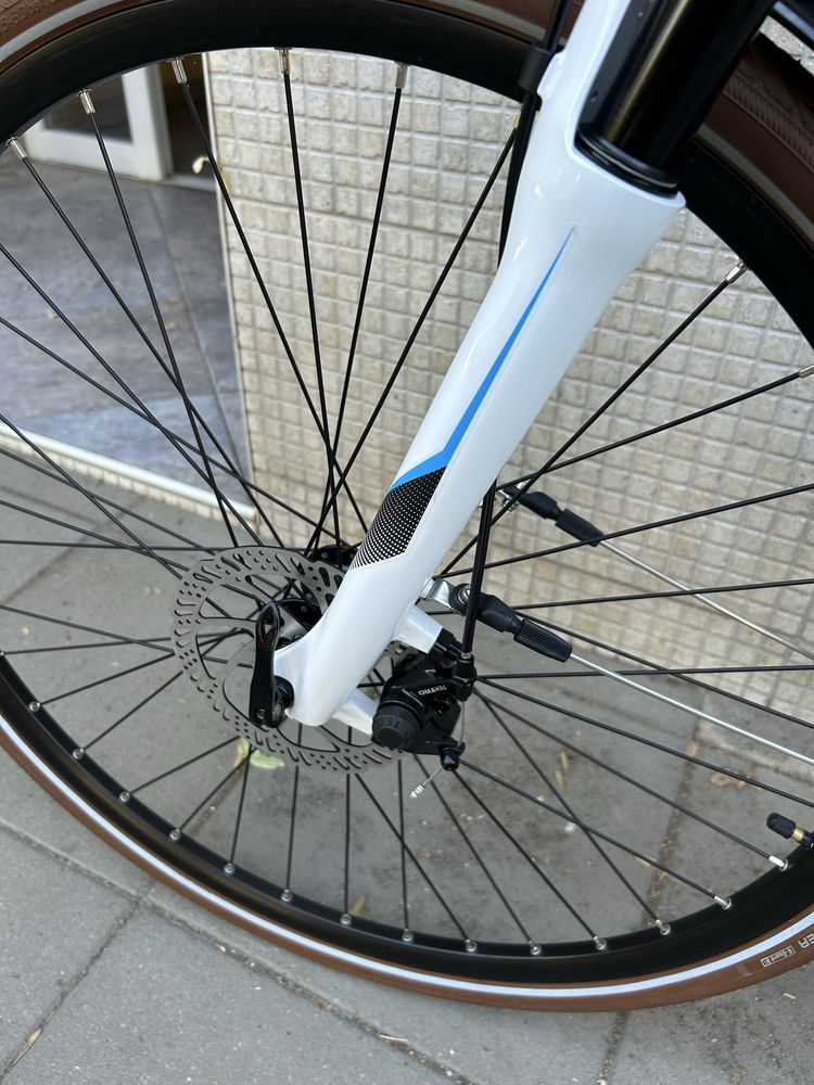 Електрически трекинг велосипед Е-Voke Schiano 28” 417.6Wh бял