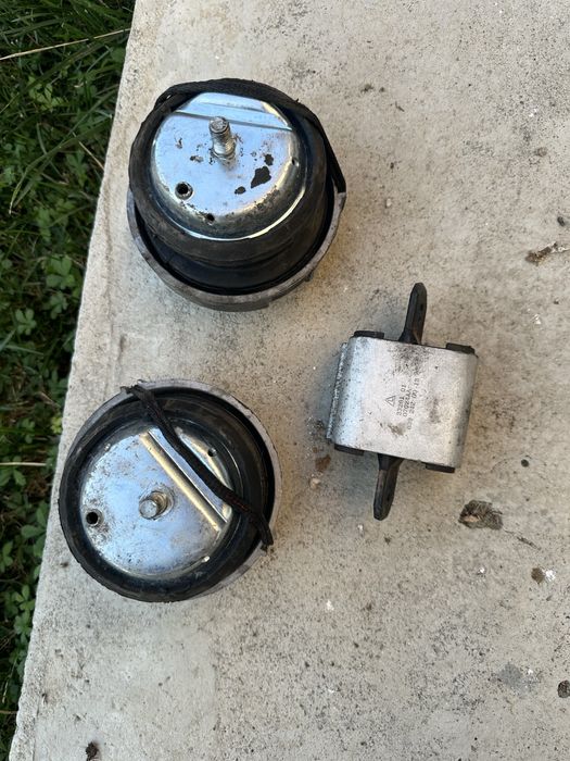 Vand tampoane motor si cutie