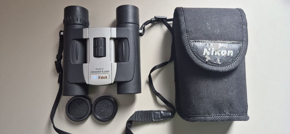 Binoclu Nikon SportLite 10x25