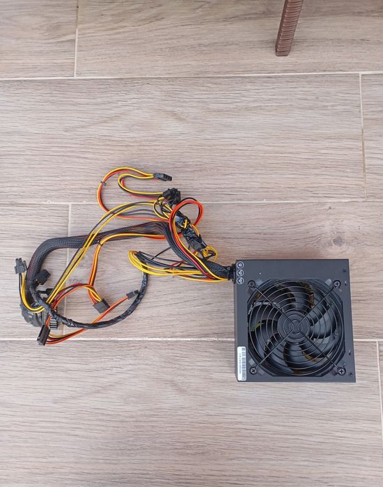 Sursa gigabyte 230v 600w