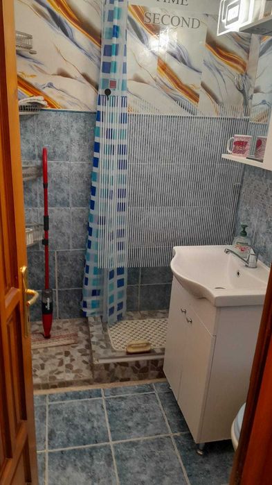 Se închiriază apartament 200e