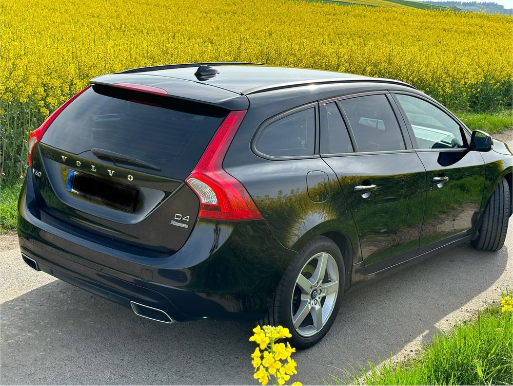 Volvo V60 D4 190 cp