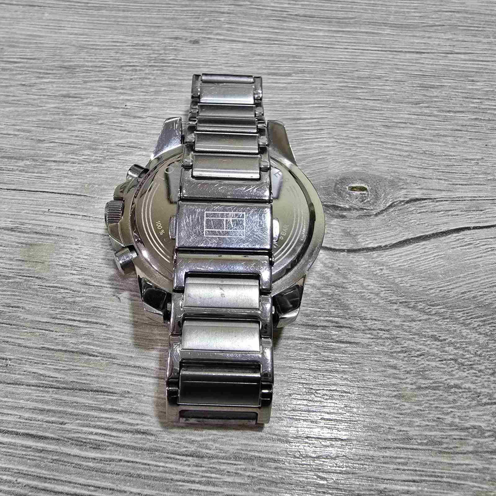 Часовник Tommy Hilfiger