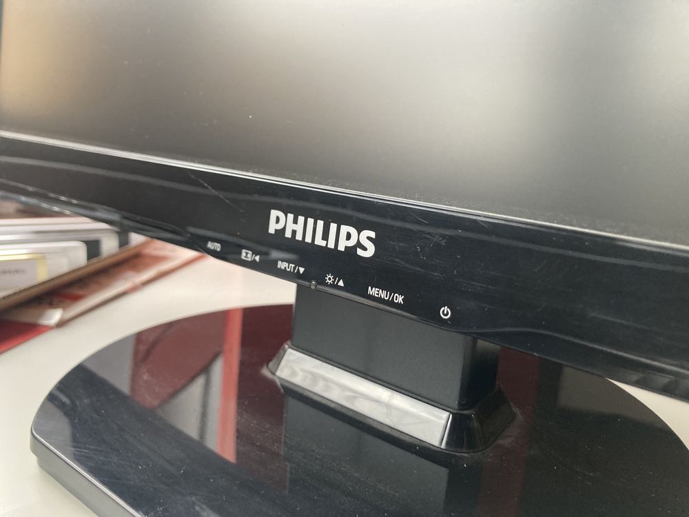 Монитор Philips MWE1220T 22 инча
