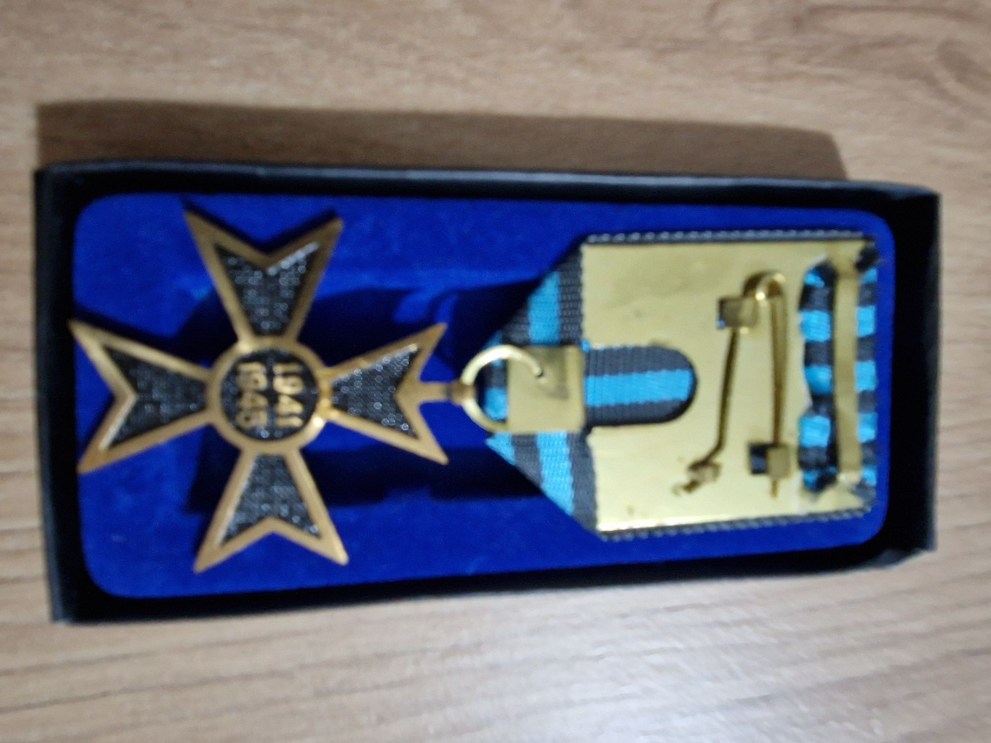 Medalie - Crucea Comemorativa Al Doilea Război Mondial1941 -1945.