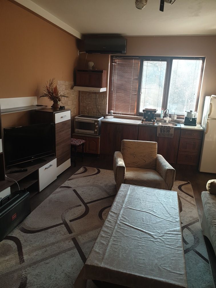 Дава се под наем Двустаен апартамент в Хасково, Център - 43 кв.м за 204 € - Снимка #1