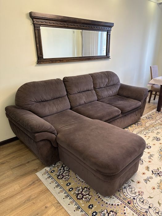 Продам диван коричневый