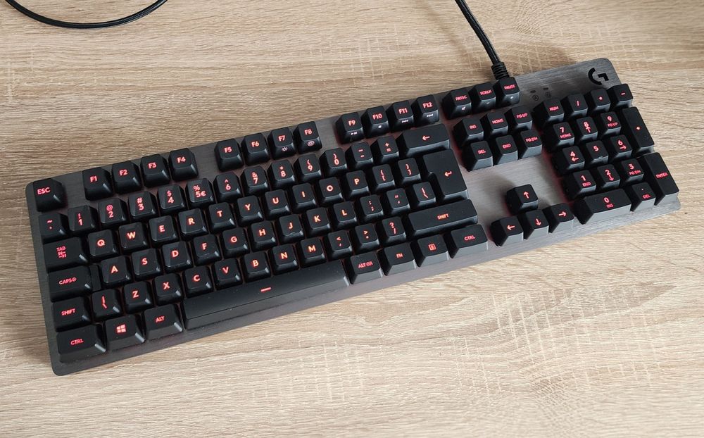 tastatură gaming Logitech G413 Carbon (opțional rucsac gaming)