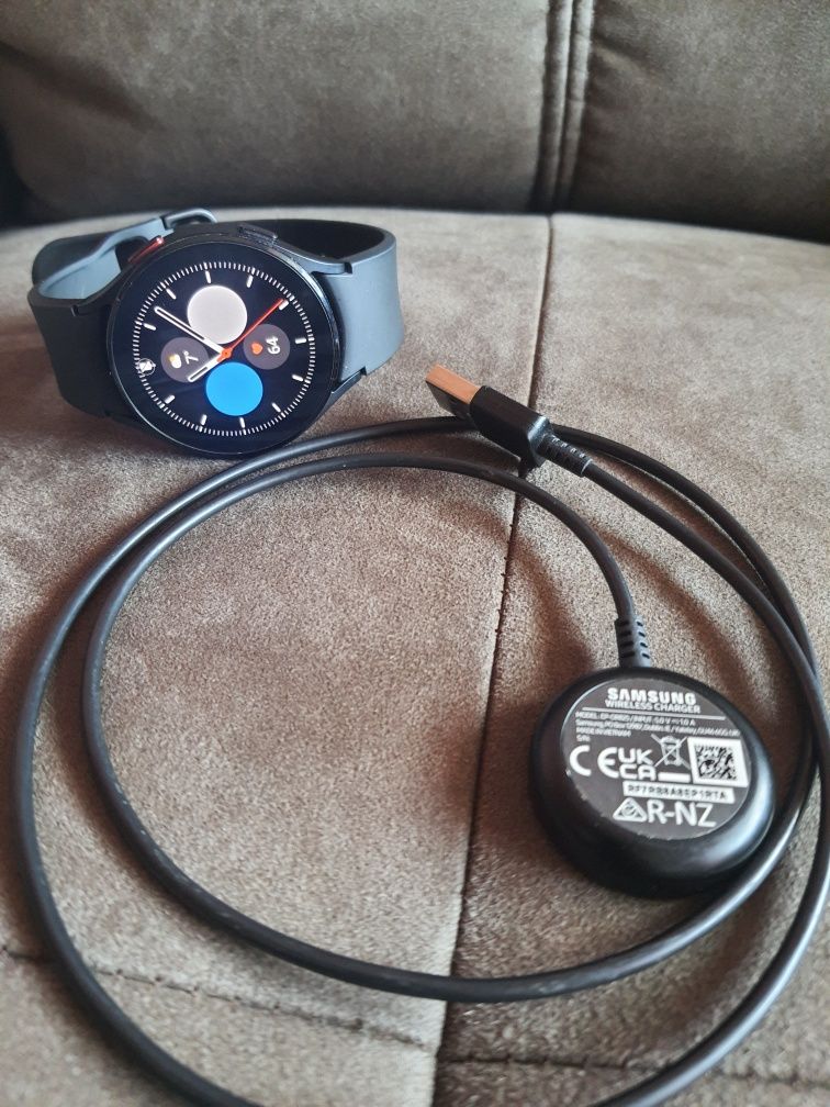 Samsung galaxy watch 4,cu incarcator