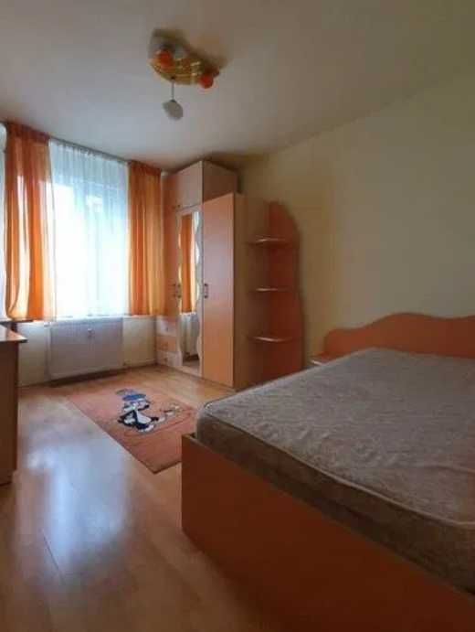 Дава се под наем Тристаен апартамент в Пловдив, Център - 75 кв.м за 229.5 € - Снимка #1