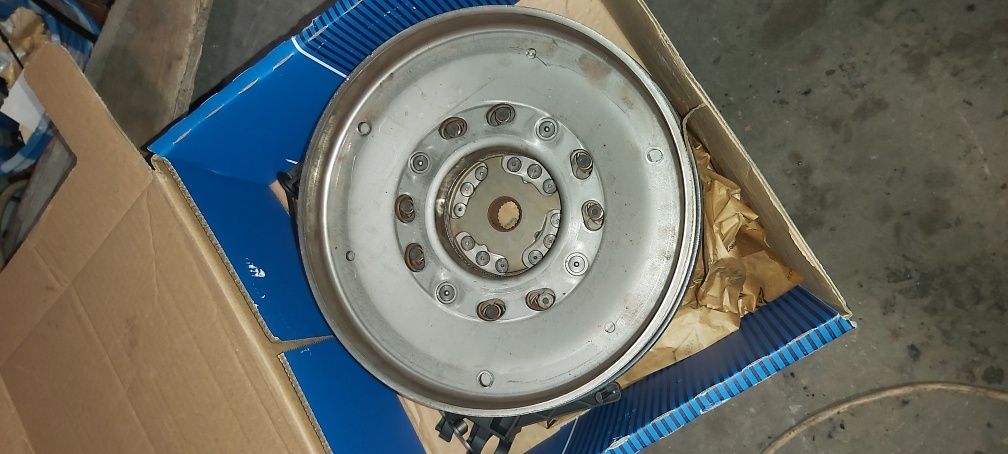 Маховик Sachs за Ауди 2.0 3.0 3.5 4.0 TDI TFSI  почти нов!!!