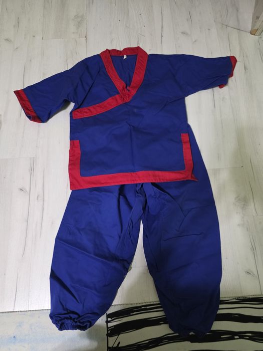 Кимоно на 6-7 лет отдам
