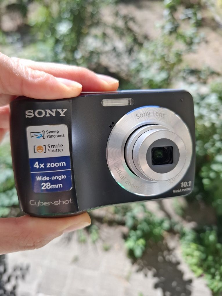 Компактен дигитален фотоапарат SONY Cybershot S3000