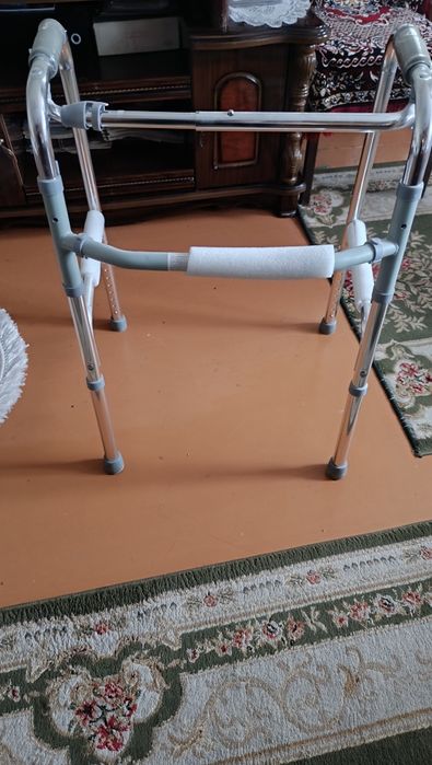 Продам новые ходунки для взрослых