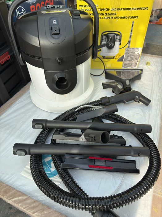 Aspirator cu spalare prin injectie-extractie Karcher SE 4, 1000 W