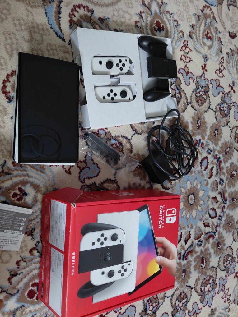 Nintendo switch черно-белый
