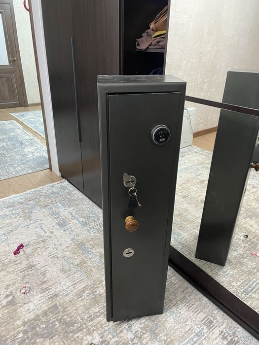 Продам сейф хорошем сост