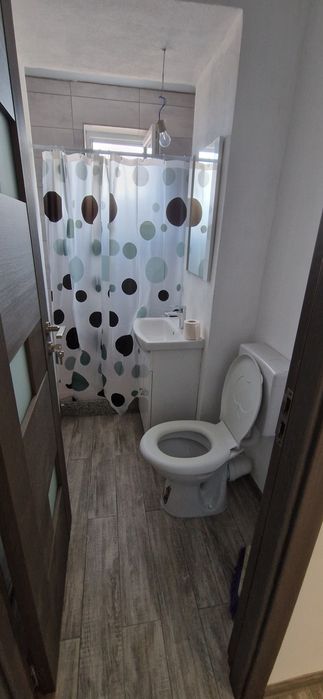 Închiriez apartament 3 camere