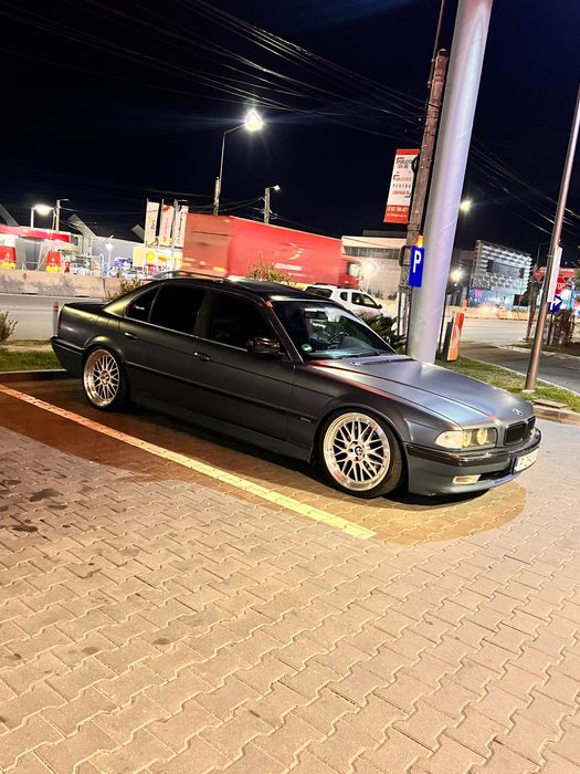 Vând/schimb BMW e38 7.35i V8