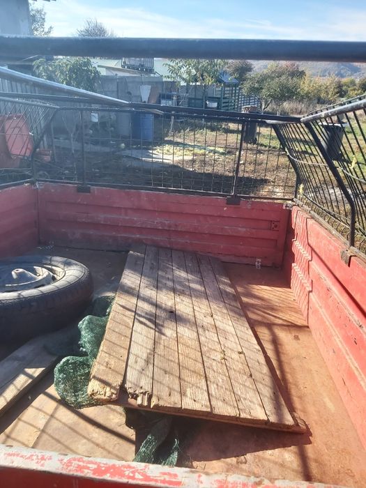 Remorcă  cu sistem de frânare  de 750 kg