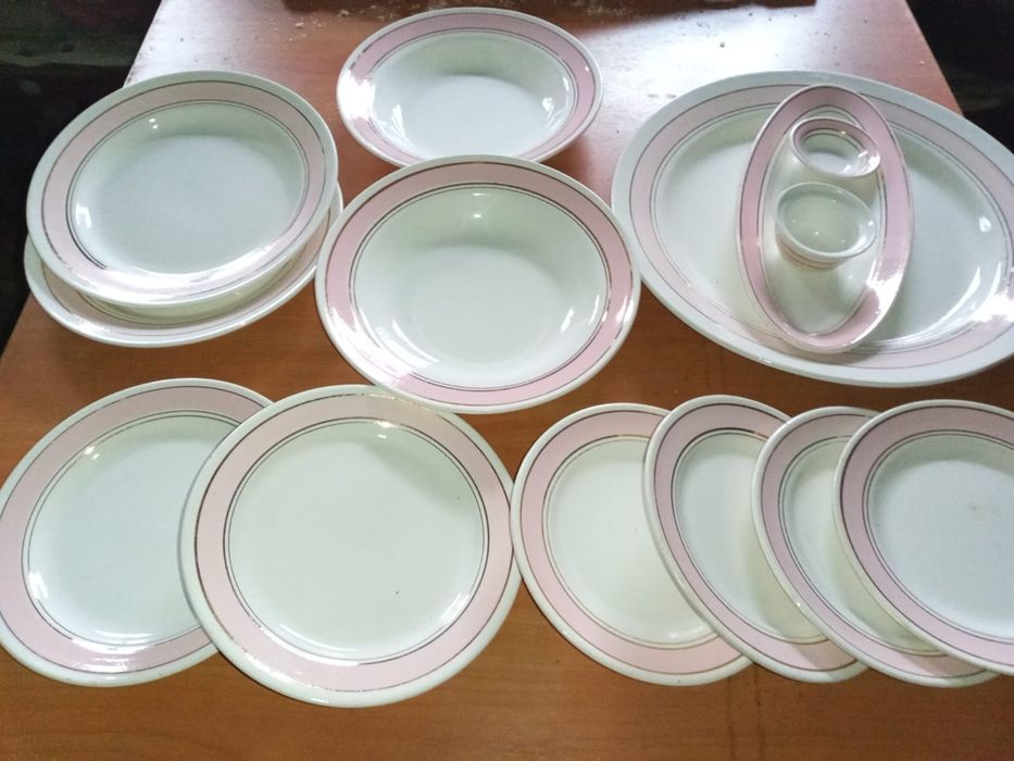 Продам Набор тарелок