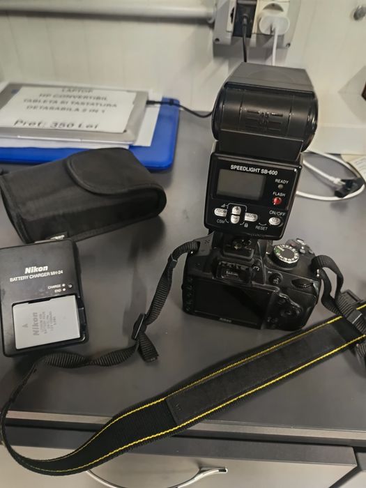 Amanet ozana vinde Nikon D3200 + obiectiv + bliț