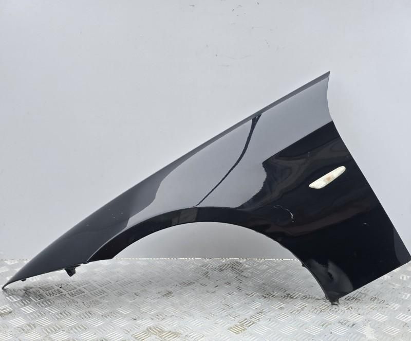 Aripa fata stanga BMW Seria 3 E90