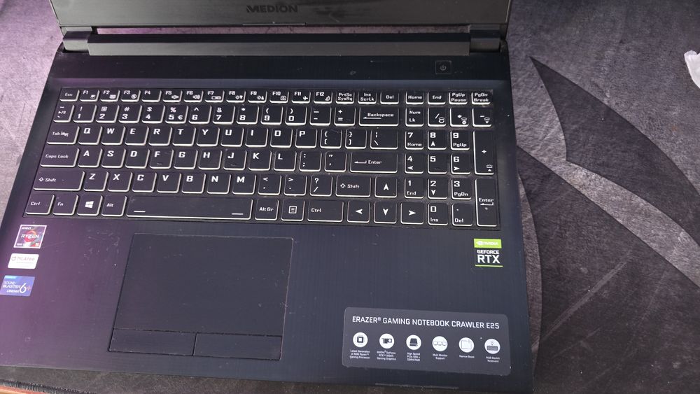геймърски лаптоп Medion ERAZER Crawler E25