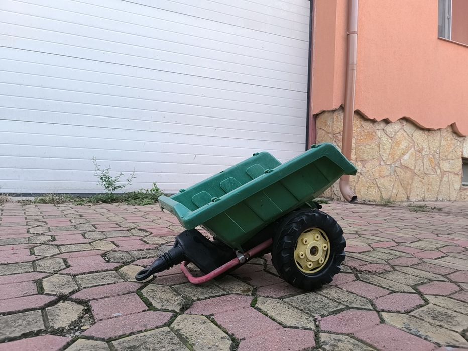 Vând tractoraș pentru copiii.