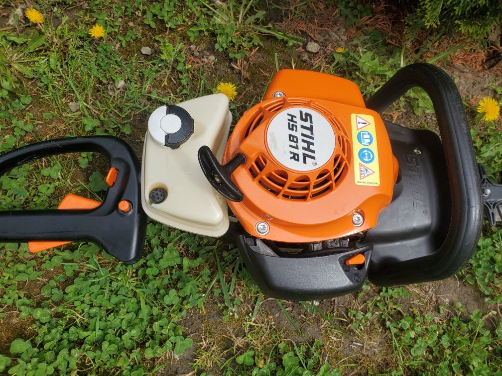 Motofierestrău de tăiat gard viu stihl HS 81 R