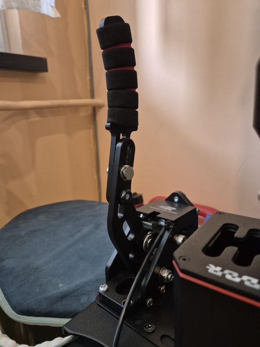 Racing Sim- Thrustmaster TS PC Ferrarri 488 + Huzarro Speed 6.0