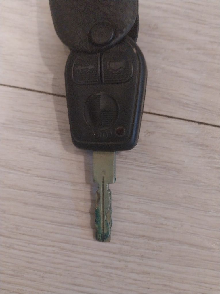 Оригинални ключове за Bmw Mercedes Vw Audi Toyota Nissan Mazda Renault