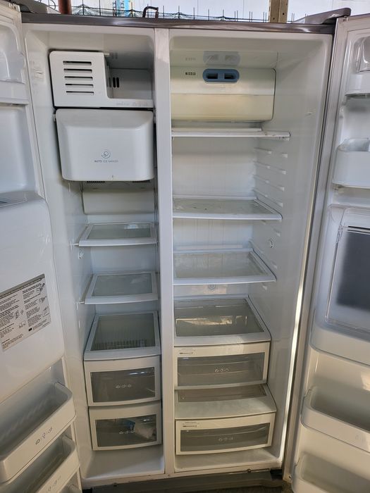 Vand frigider / combina frigorifica LG side by side