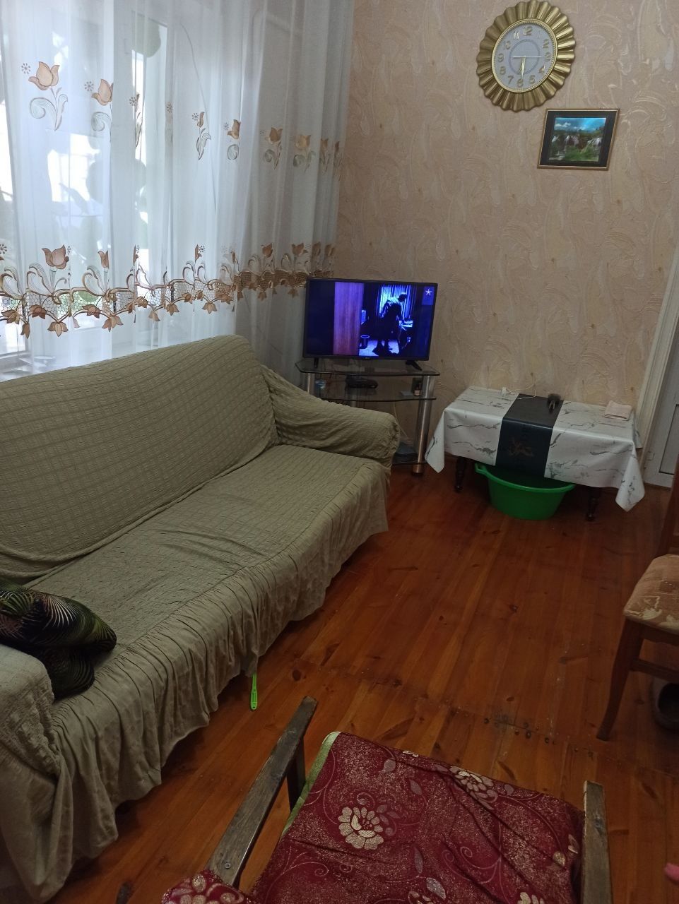 Продается дом из 8 комнат.состоянее среднее.участок 7,5 соток . Дурмен