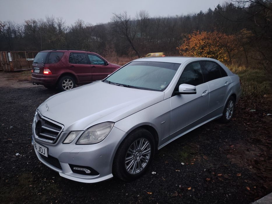 Mercedes E220 170cp usor avariat!