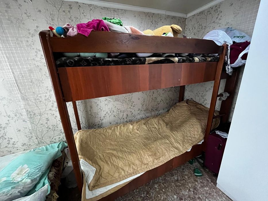 Двухярусная детская кровать