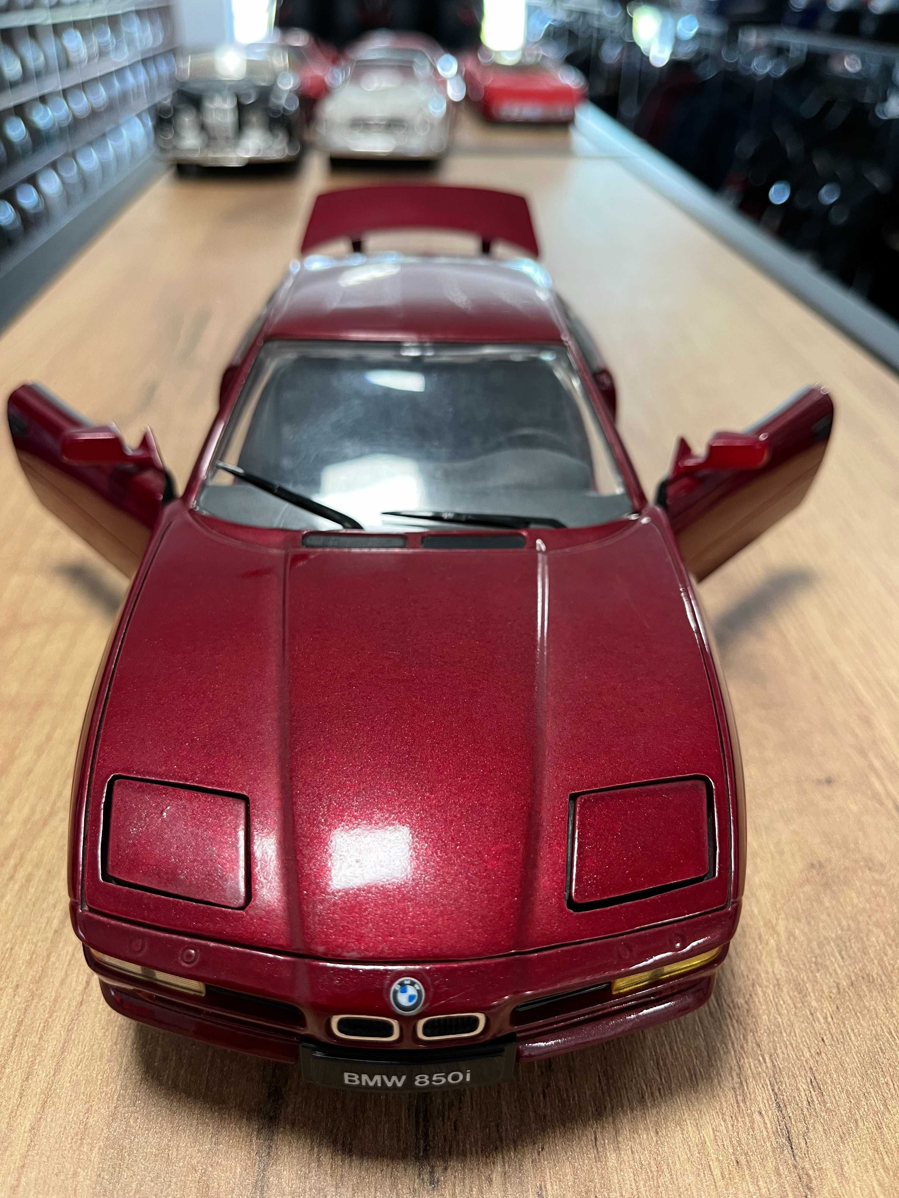 REVELL метален колекционерски модел количка  BMW 850 Ci г. 1:18 мащаб