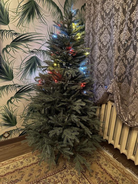 Продам елку новая