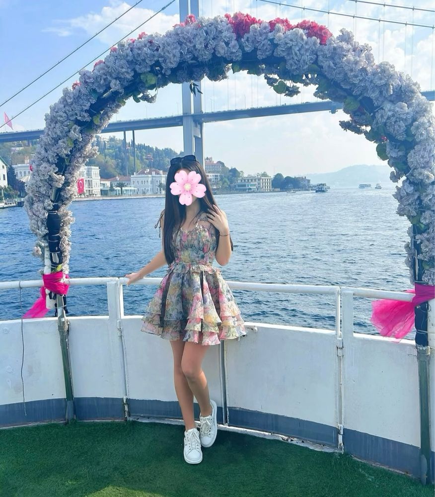 Рокля по модел на Miss Rosier