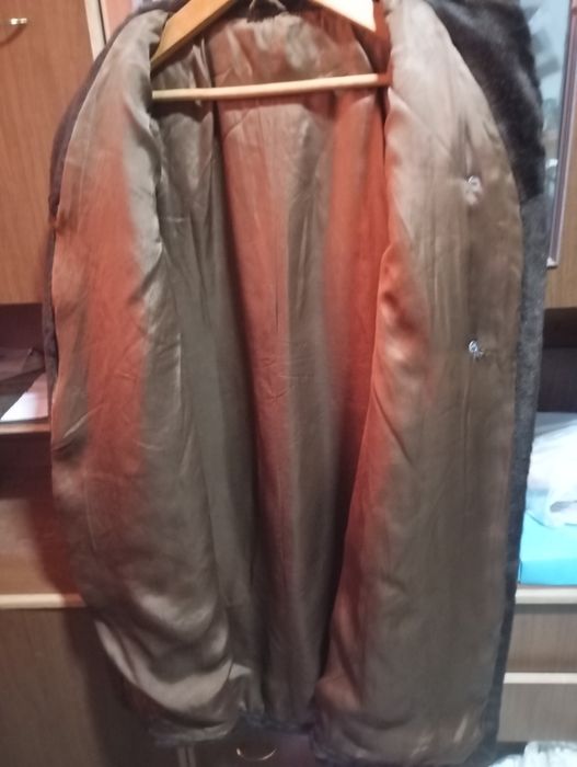 Российский  Шуба срочна Сотилади 450 минг жигарранг