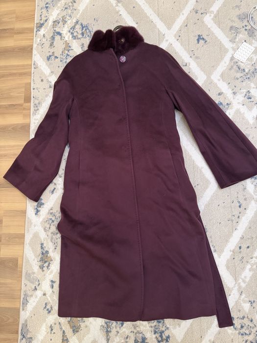 Абсолютно новое пальто