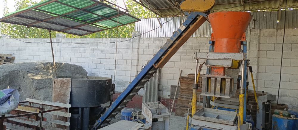 Вибропресс брусчатка ишлаб чиқариш линияси сотилади
