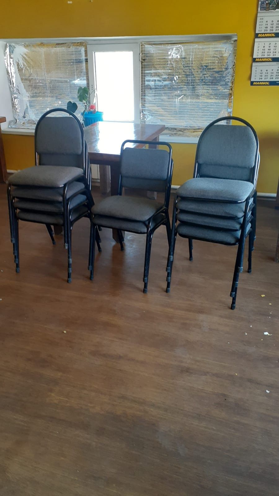 Продам столы стулья