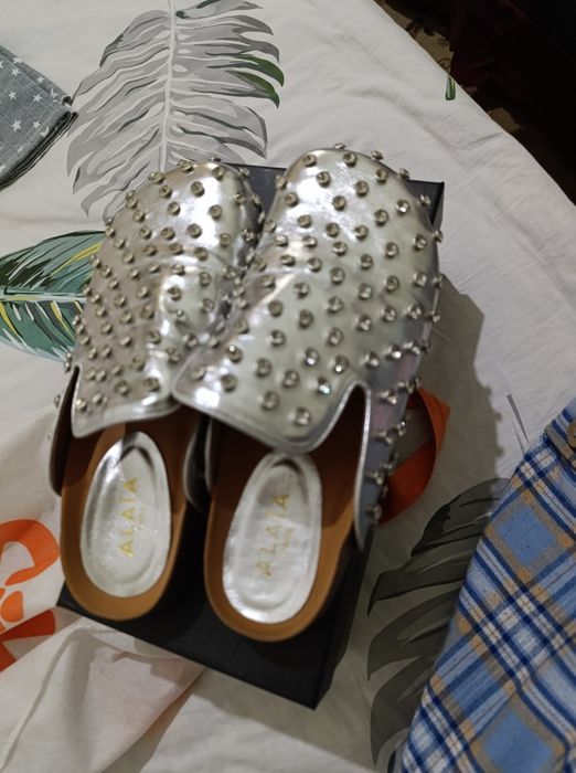 Женский обувь продается