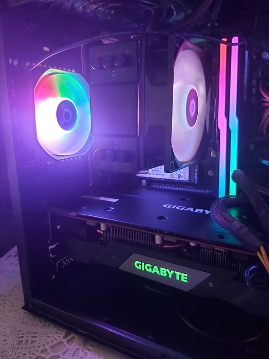 PC Gaming / Fortnite/ CS2/ LOL (AMD RX 5700XT 16 GB DDR4)