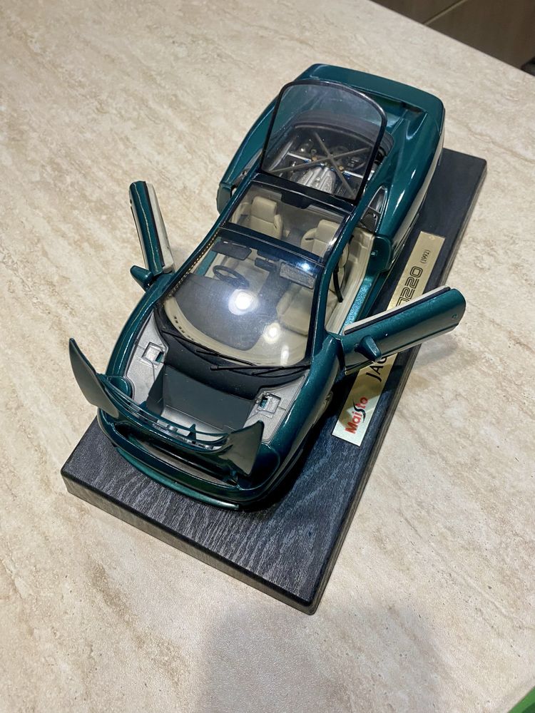 Jaguar XD 220 1992 Maisto, 1:18 размер, дължина 27 см
