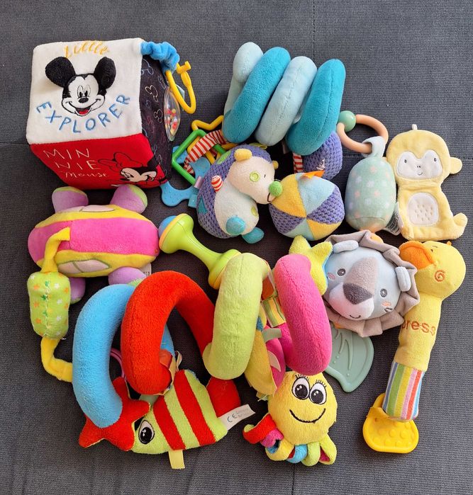 Лот бебешки играчки