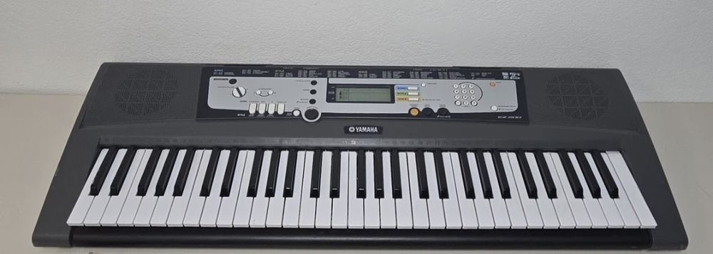 Claviatura Yamaha Ez 200