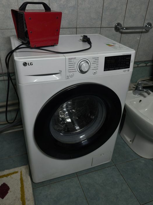 Продам стиральную машинку LG