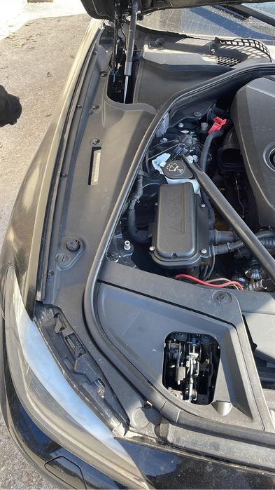 Ornament compartiment motor BMW f10 f11 stanga / dreapta impecabil